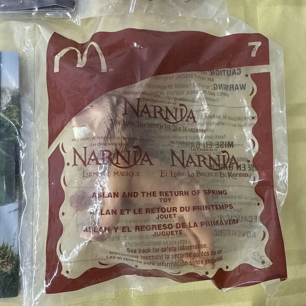 McDonald’s Narnia Toys 1 and 7 Aslan Lion And Lucy Pevensie New In Package - Picture 2 of 9